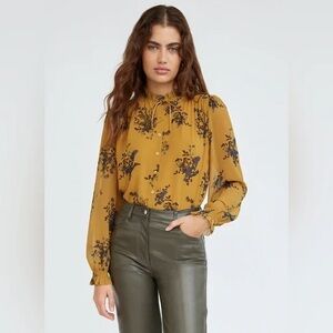 🌸Wilfred By Aritzia Floral Blouse🌸